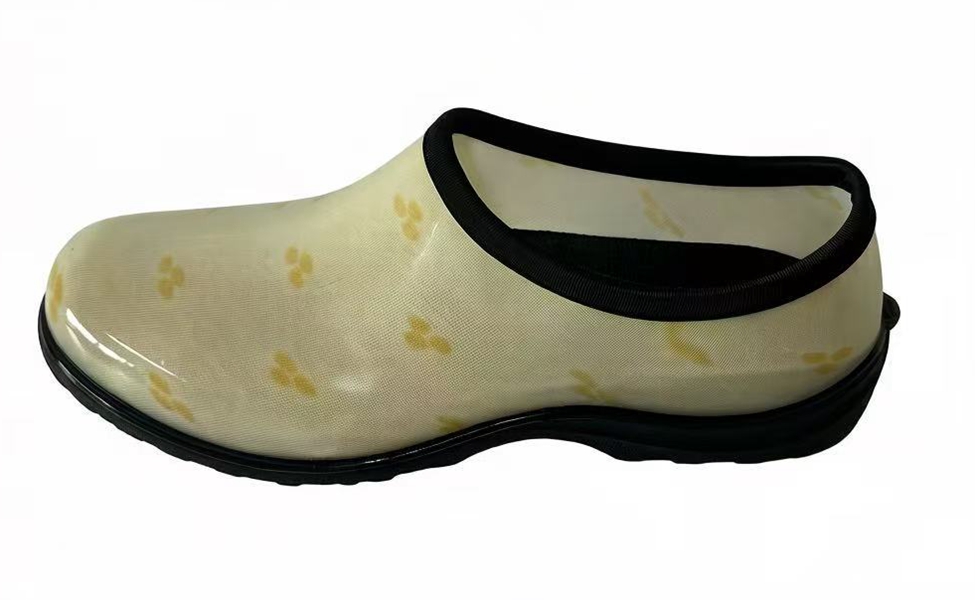 Printed BreezyGarden Lightweight Ladies' Garden Clogs, PVC Material, Easy Clean